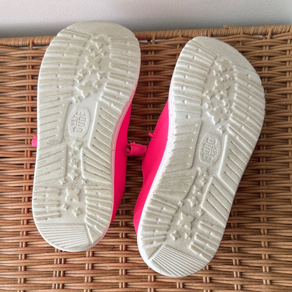 Hey Dude Women's Neon Pink Flats - Picture 5 of 6